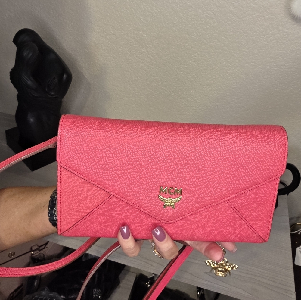 MCM Pink Leather Crossbody Bag. Comes With COA - Picture 4 of 9